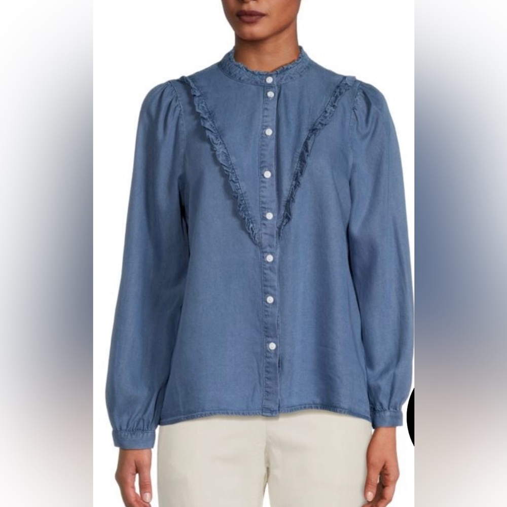 NWOT SAKS FIFTH AVENUE
Ruffle Chambray Shirt. Large Blue